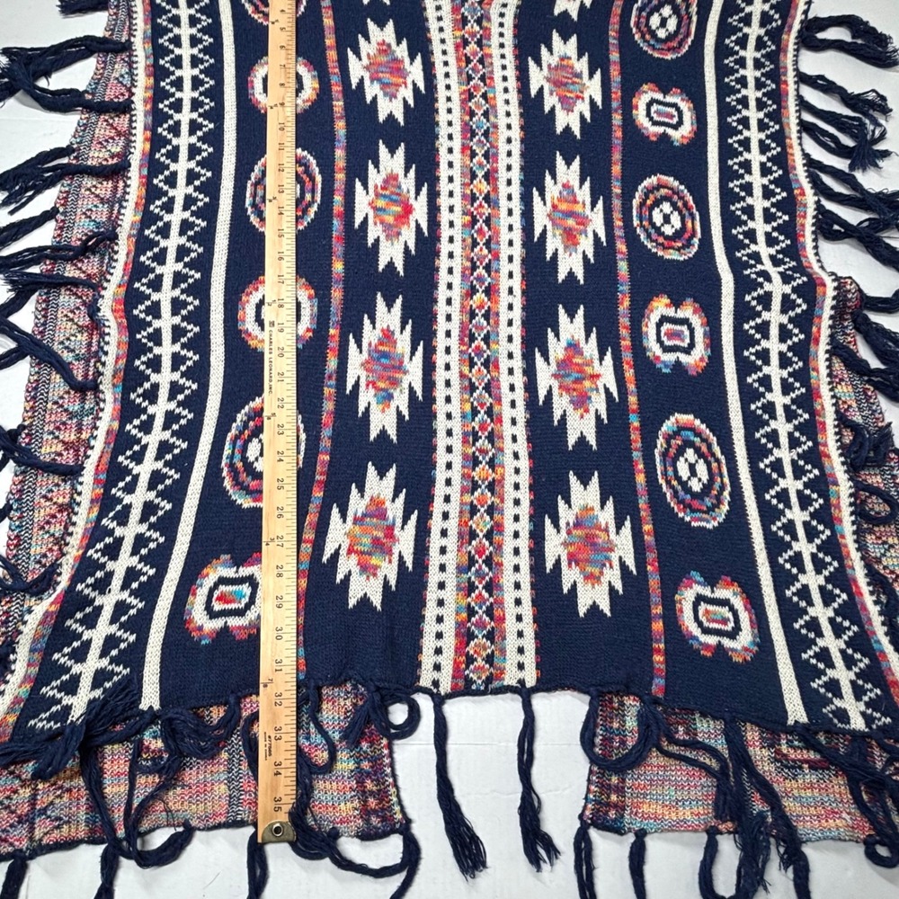 Earthbound Trading Co.‎ Aztec Boho Knit Poncho Sweater Fringed Blanket Wrap Open - Picture 5 of 8